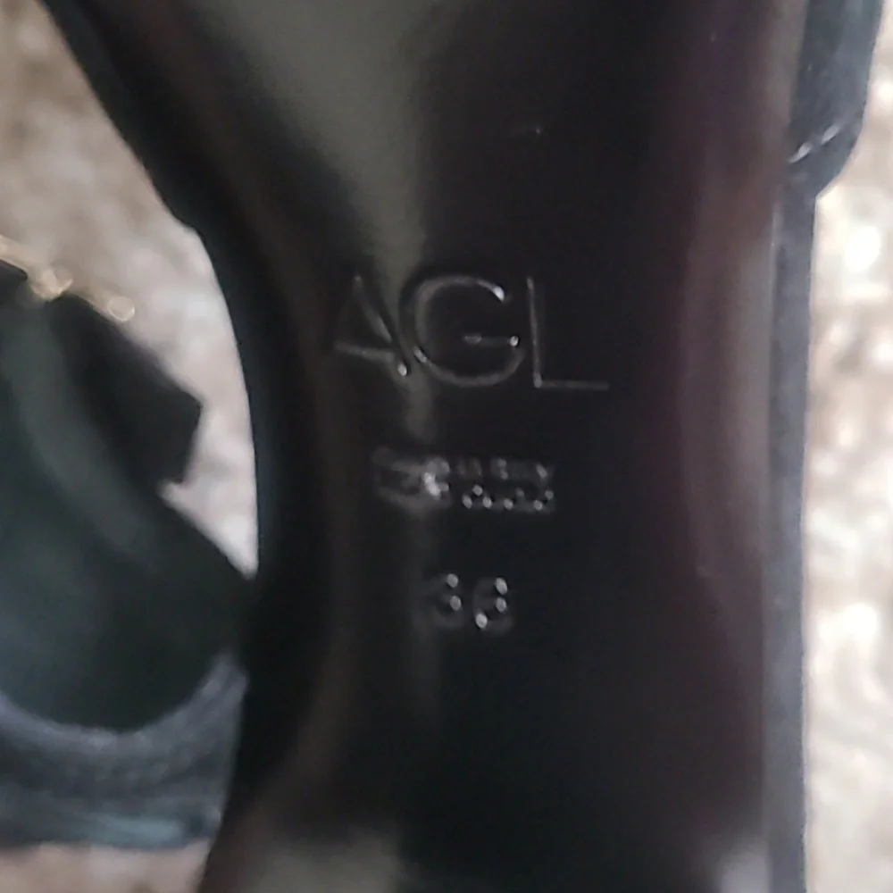 AGL Attilio Giusti Leombruni D'orsay Black Suede Pumps Heels